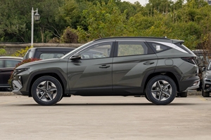 Hyundai <span class=keywords><strong>Tucson</strong></span> SUV 1.5T Voitures d'occasion Traction avant Hyundai <span class=keywords><strong>Tucson</strong></span> Hybride Pas cher Haute qualité Faible kilométrage Modèles classiques Bien entretenus - Product Image 5