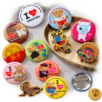 NEWBA KL2512 Badges en émail personnalisés à paillettes métalliques, thème Coupe du Monde de Football, avec cartes de support et attache papillon 3cm/4cm
