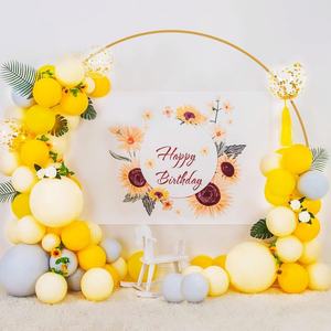 Arco <span class=keywords><strong>de</strong></span> Metal Circular <span class=keywords><strong>de</strong></span> 8 Pies <span class=keywords><strong>de</strong></span> Diámetro para Decoración <span class=keywords><strong>de</strong></span> Fondo en Bodas, Cumpleaños y Fiestas, con Flores Artificiales - Product Image 1