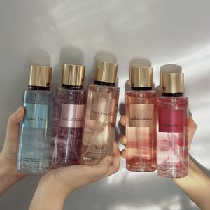 Set Victoria's Secret con Profumo Bare Vanilla, Spray Corpo e Lozione, Fragranza a Lunga Durata, Profumo da Donna - Product Image 5