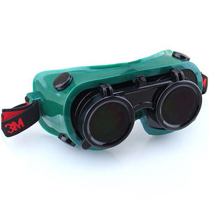 3M 10197 <span class=keywords><strong>Gafas</strong></span> <span class=keywords><strong>de</strong></span> soldadura <span class=keywords><strong>Gafas</strong></span> <span class=keywords><strong>de</strong></span> <span class=keywords><strong>seguridad</strong></span> resistentes a arañazos y salpicaduras <span class=keywords><strong>de</strong></span> impacto <span class=keywords><strong>Gafas</strong></span> <span class=keywords><strong>de</strong></span> laboratorio - Product Image 2