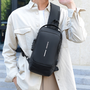 2025 Venta caliente impermeable hombres hombro pecho motocicleta bicicleta Sling <span class=keywords><strong>Bag</strong></span> con cerradura logotipo personalizado USB antirrobo bandolera - Product Image 2