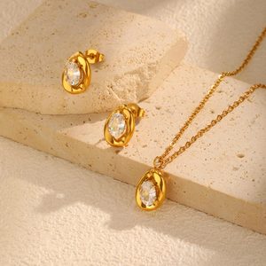 Conjunto de Joyería al por Mayor de Moda Vintage: Pendientes de Acero Inoxidable con Baño de Oro de 18K y Collar Geométrico Irregular con Zirconia Ovalada para Mujer - Product Image 1