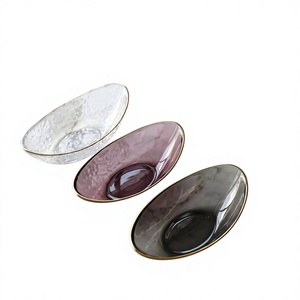 Grand saladier en verre incliné avec bord doré, design de luxe, diamètre 300 mm, texture martelée/nid d'abeille, pour restaurant (vente en gros) - Product Image 1