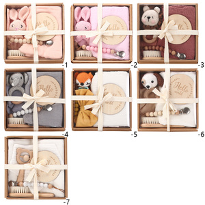Confezione Regalo 6 Pezzi Sonagli Animali, Morbidissimo Set Fasciatoio e Bavaglino per Neonati, Regalo Nascita Bambino, Accessori per Capelli - Product Image 2