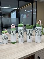 Botella de agua sin BPA para niños, acero inoxidable a prueba de fugas de 14oz/18oz con asa de fácil transporte y tapa de pico