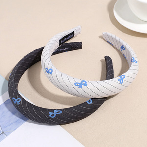 Noeud papillon en sergé rayé élégant <span class=keywords><strong>bleu</strong></span> <span class=keywords><strong>marine</strong></span> amincissant <span class=keywords><strong>bandeau</strong></span> extérieur non serrant pour les femmes avec haut crâne rehaussant - Product Image 4