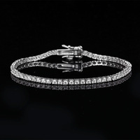 Bracelet léger minimaliste pour femme en argent sterling S925 plaqué rhodium, serti de moissanite taille brillant 2 mm 0,03 ct, monture griffe géométrique