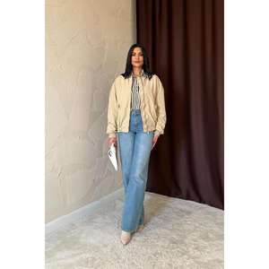 เสื้อแจ็คเก็ตบอมเบอร์สีกากีอ่อนสำหรับผู้หญิง ขายส่ง กันลม บุด้วยโพลีเอสเตอร์ทอ เสื้อคลุมลำลอง - Product Image 5