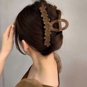 Korean Style Large Shark <b>Clip</b> Hair Accessory 14 Cm Mixed Colors Plastic For Women Daily Use - Product Image 4