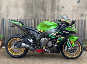 Moto Kawasaki <span class=keywords><strong>ZX</strong></span> <span class=keywords><strong>10R</strong></span> <span class=keywords><strong>Ninja</strong></span> Streetbike avec ABS et moteur sans balais, prête à être expédiée, produit d'occasion - Product Image 2