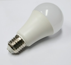 6 Watt A15 LED lampadina del ventilatore a soffitto E12 bianco caldo 60Watt equivalente Non dimmerabile con sorgente SMD lampadina in plastica per elettrodomestici - Product Image 5