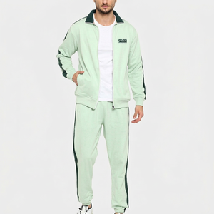 Chándal de estilo de lujo con logotipo personalizado, ajuste suave, precio bajo, chándal informal de secado rápido para hombre, chándal ajustado - Product Image 1