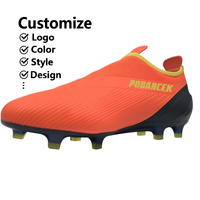 Crampons de football en cuir Oem bon marché personnalisés en usine Chaussures de football Futsal tendance sur gazon respirant