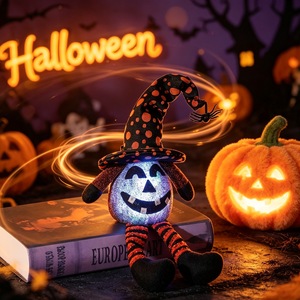 En gros, Décoration d'Halloween : Poupée gnome citrouille LED lumineuse, avec chapeau de sorcière et araignée, ornement en peluche gnome sans visage assis - Product Image 3