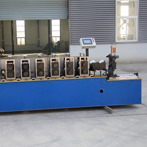 Легкий стальной Килевой станок с металлическим угловым ВАЛКОМ и перфоражным отверстием - Product Image 1