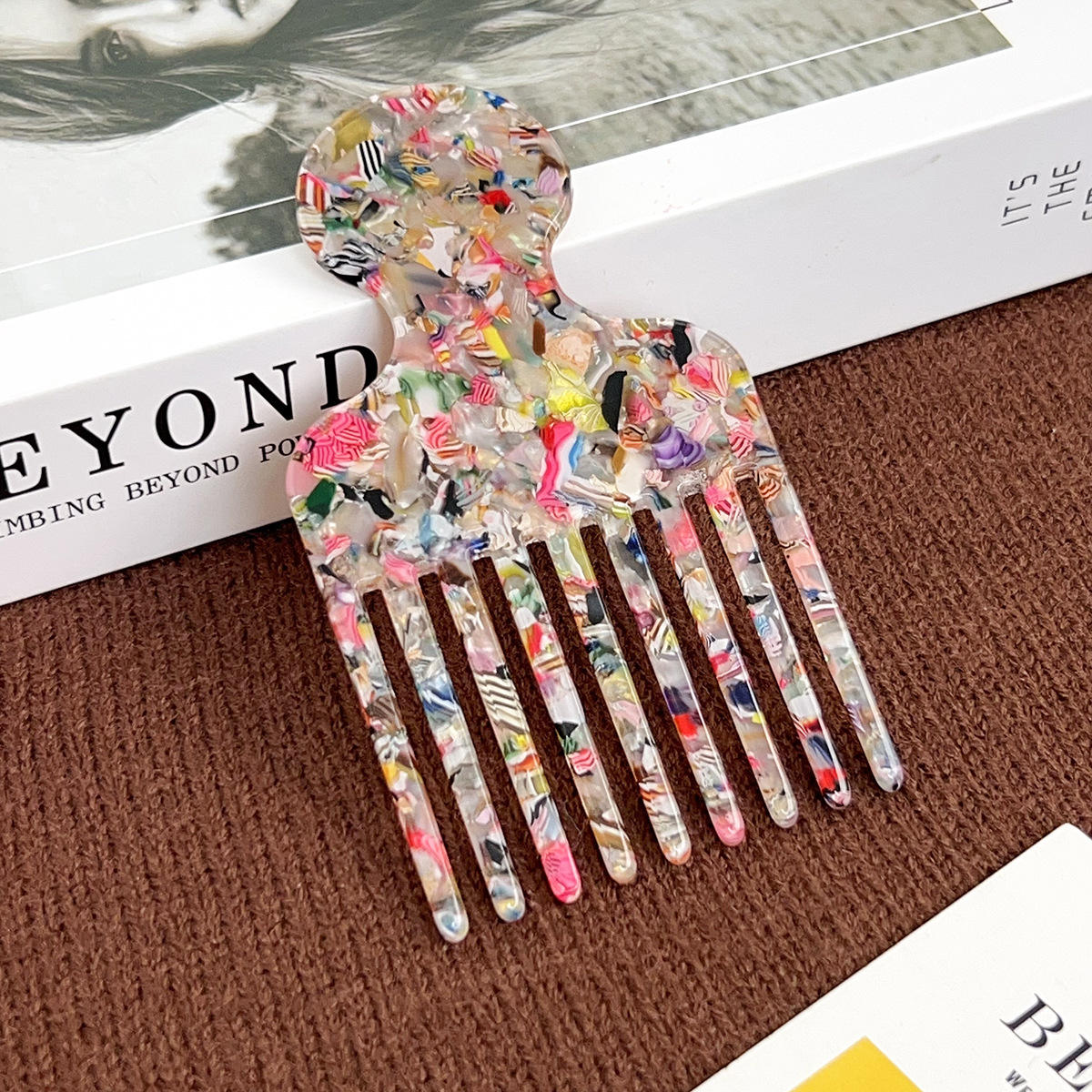 สีน้ำตาล