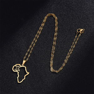 Collana con Ciondolo Mappa dell'Africa in Acciaio Inossidabile Placcato Oro 18k, Gioielli di Lusso Personalizzati per Uomo e Donna - Product Image 4