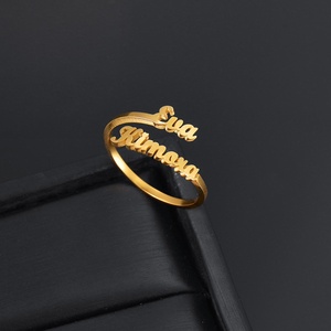 แหวนชื่อหลายชื่อแบบปรับได้ ชุบทอง 24K ดีไซน์ตัวอักษรแบบซ้อนได้ ของขวัญเครื่องประดับสำหรับทุกเพศ - Product Image 4