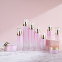 Lot de Bouteilles Cosmétiques Transparentes en Gros en Stock – Flacons Droits de 100 ml pour Eau, Lotion, et Essence avec Pompe Pulvérisatrice Imprimée