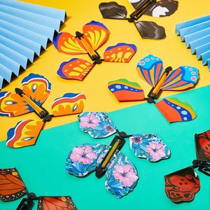 Vente en gros de papillons magiques volants à énergie élastique, jouet à remonter pour cadeau d'anniversaire, surprise, fête, jeu - Product Image 6