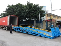 Rampe de chargement de conteneurs de 10 tonnes, niveleur de terminal et plateforme élévatrice pour camions, pont d'accès mobile hydraulique pour chariot élévateur