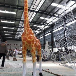 Scultura di Giraffa a Grandezza Naturale in Fibra di Vetro Dipinta a Mano, Statua Animale Personalizzata per Decorazione di <span class=keywords><strong>Zoo</strong></span> e Parchi a Tema - Product Image 5
