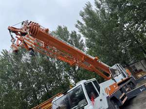 Grúa Hidráulica Original Zoomlion de 30 y 35 Toneladas Usada, Zoomlion QY30V QY25V5 QY35V ZTC350H, Grúa sobre Camión de 30 Toneladas en Venta - Product Image 4