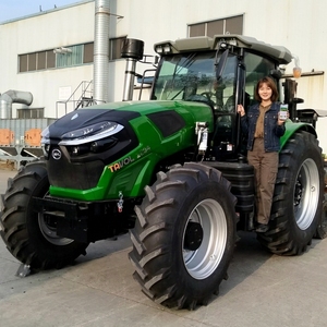 Tracteur agricole neuf 260 CV 4x4 avec boîte de vitesses à changement synchronisé et direction hydraulique avant - Product Image 3