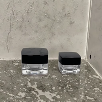 Vente en gros de pots à crème carrés en acrylique à double paroi 5g 10g 15g Emballage cosmétique vide avec bouchon à vis et couvercle Modèle AR05