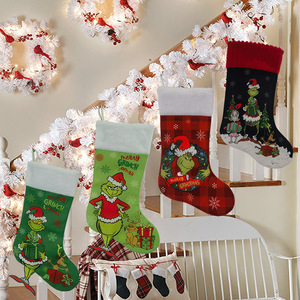 Calcetín Navideño Decorativo con Diseño de Duende, Alfabeto del Grinch y Árbol de Navidad, Bolsa Decorativa para Dulces Navideños - Product Image 2