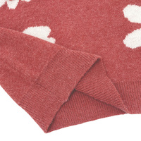Pull en maille pour femme, col rond, motif floral jacquard marguerite rouge brique, coupe ample, épaules tombantes, manches longues, avec bordure côtelée aux poignets et à l'ourlet