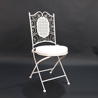Chaise pliante de bistrot rustique blanche de style Barcelone pour mariage en plein air avec assise ronde
