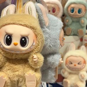 도매 인기 Labubu 좌석 미스터리 블라인드 서프라이즈 상자 인형 Popmart Labubu V2 - Product Image 5