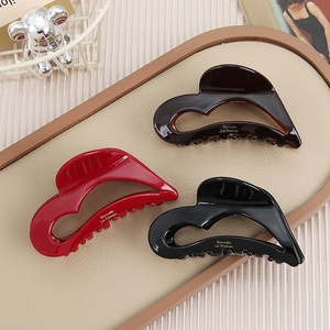 Pinza para el <span class=keywords><strong>pelo</strong></span> con diseño <span class=keywords><strong>de</strong></span> corazón recortado estilo francés para <span class=keywords><strong>mujer</strong></span>, elegante, <span class=keywords><strong>de</strong></span> acetato, HUACHEN D086, 8.5cm, para fiesta, pinzas coreanas <span class=keywords><strong>de</strong></span> acetato dorado - Product Image 3