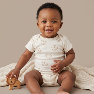 Fabricant de barboteuses pour bébé en coton biologique personnalisées, fournisseur en gros de combinaisons douces pour nourrissons, barboteuses en coton de bambou imprimé en gros - Product Image 1