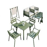 Ensemble de meubles d'extérieur en fer minimaliste moderne avec chaise de détente et table à café/thé pour patios, villas et maisons d'hôtes