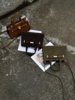 Sac à main en daim East West avec ceinture frontale, fermeture à fermoir, double poignée, sac bandoulière, commande en gros