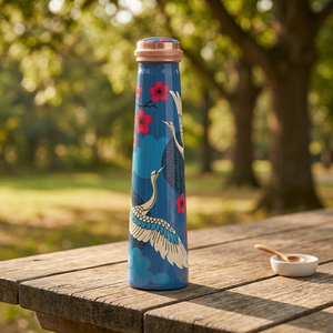 Bouteille d'eau en métal de style oriental Nature Hydration avec motif grue et fleurs de cerisier, portable pour usage extérieur - Product Image 1