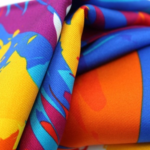 Bán Buôn In Ấn Khăn Choàng Chiếc Khăn Nhiệt đới Lá Cọ Ánh Nắng Mặt Trời Bãi Biển Dài Phong Cách UV Bằng Chứng 100% Lụa Dài Tùy Chỉnh In Kỹ Thuật Số Khăn - Product Image 6