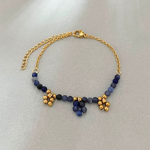 Ensemble collier et bracelet en pierre de sodalite, pendentif fleur en acier inoxydable, chaîne de clavicule minimaliste de luxe, bijoux en gros - Product Image 5