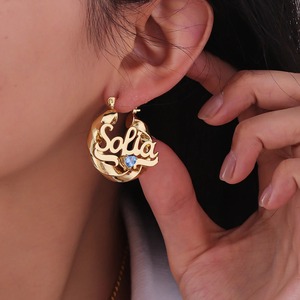 DUOYING Personalisiertes Namensschmuck-<span class=keywords><strong>Set</strong></span> mit Geburtsstein, 18K Vergoldeter Edelstahl, Zirkon-Buchstaben-Ohrringe und Halskette für Frauen und Kinder - Product Image 4