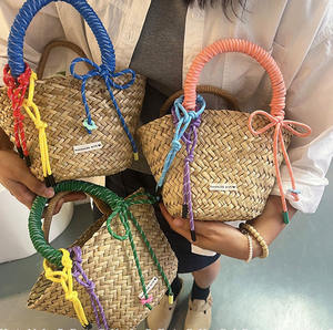 Vendita calda Logo personalizzato fatto a mano tessuto paglia borsa da spiaggia borsa da damigella d'onore regalo alla moda lettera tessuto paglia borse da spiaggia per le donne - Product Image 4