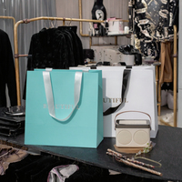 Sac cadeau en papier blanc de qualité supérieure avec poignée en ruban, sac de shopping en carton recyclé pour vêtements, bougies, cadeaux et emballages artisanaux