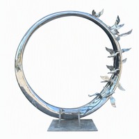 Statue d'art moderne en acier inoxydable, sculpture d'oiseau avec anneau argenté et miroir circulaire, pour projets commerciaux et halls d'hôtel, vente en gros