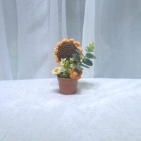 Bouquet de tournesols au crochet fait main sur base en bois, fleurs en fil tricoté, mini ornement de table, cadeau artisanal pour mariage et décoration intérieure