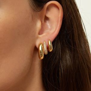 Pendientes de aro de oro 18k de lujo simples pulidos de joyería de moda para mujer al por mayor - Product Image 3