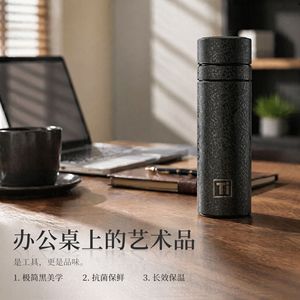 Bouteille d'eau de luxe 2026 en titane pur 480 ml, vente en gros, logo personnalisé, gourde isotherme légère et portable, avec couvercle pour usage professionnel - Product Image 6