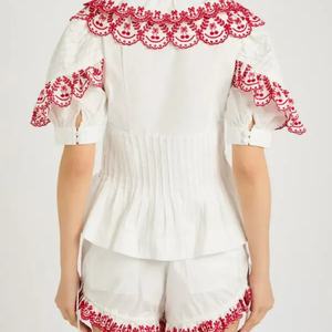 Conjunto Casual de Algodón para Mujer, Estilo Nuevo 2025, Top con Peplum Bordado y Pantalones Cortos con Decoración de Botones, Venta Caliente OEM - Product Image 4