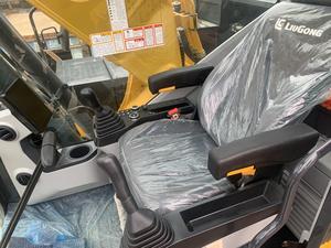 รถขุดตีนตะขาบหลิวกง รุ่น 922F ขนาด 22 ตัน ขายดีในแอฟริกา - Product Image 5